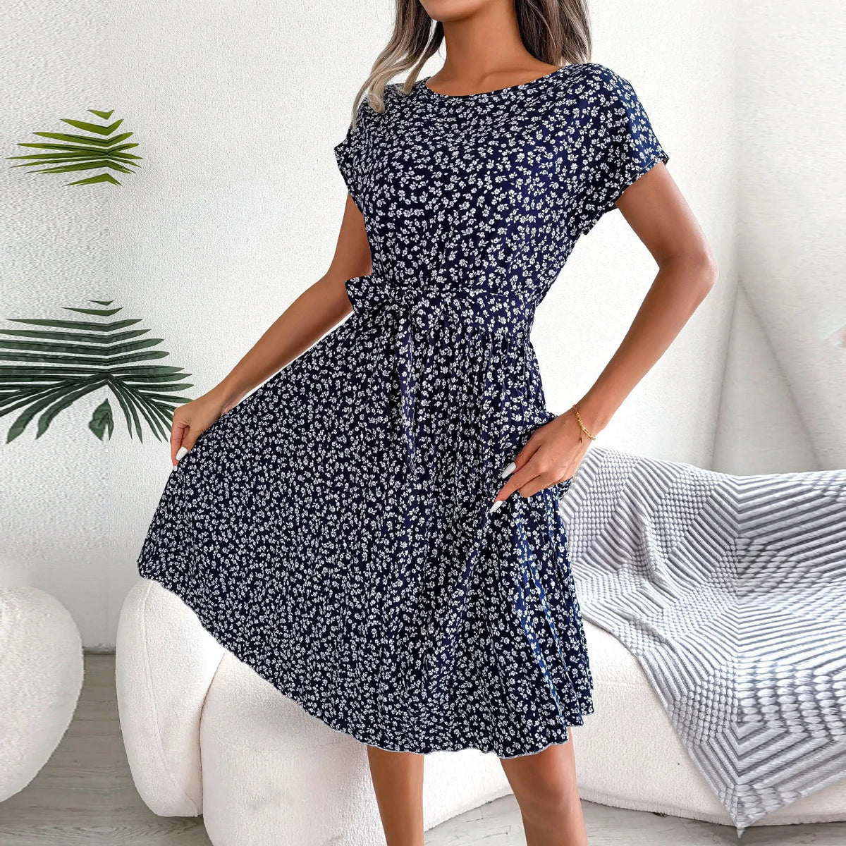 Rosalinde Pleated Floral Midi Dress in Navy