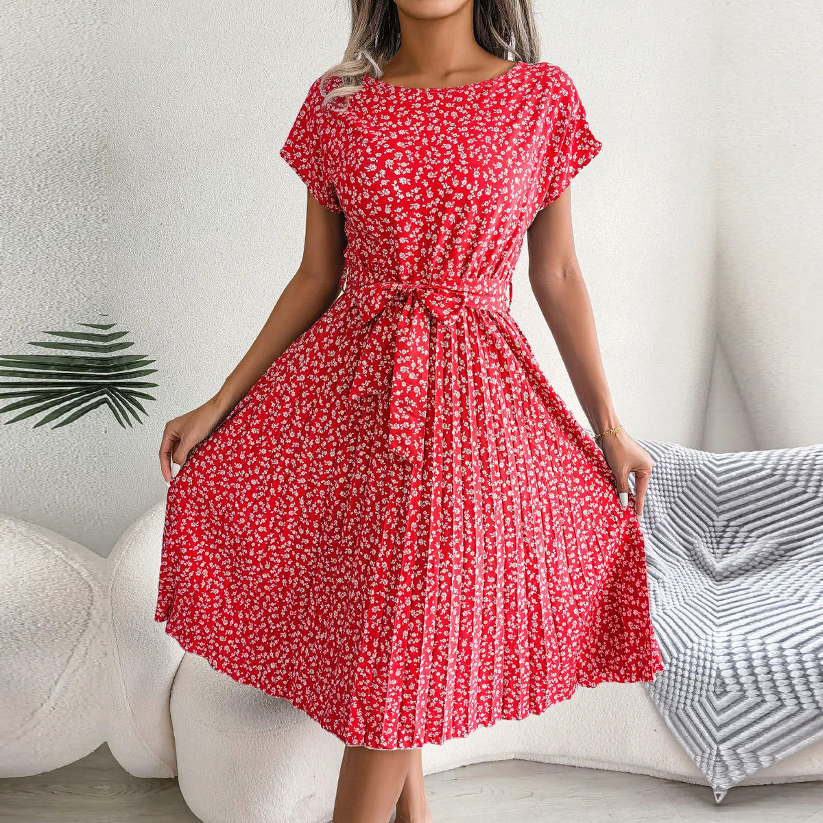 Rosalinde Pleated Floral Midi Dress in Red